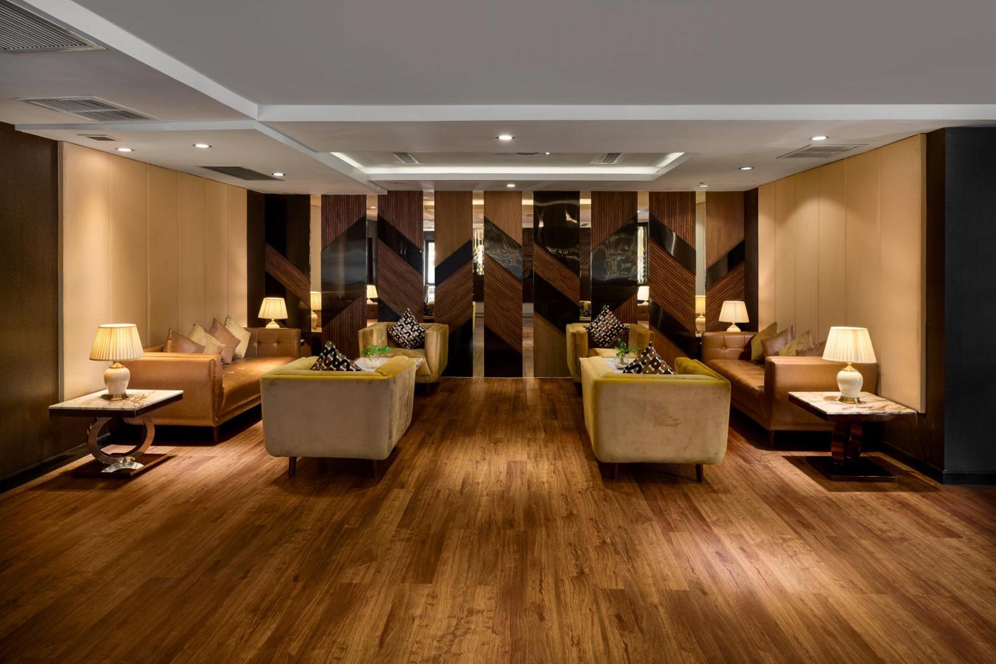 Caravan Hotel By Ehm Phnom Penh Exterior photo