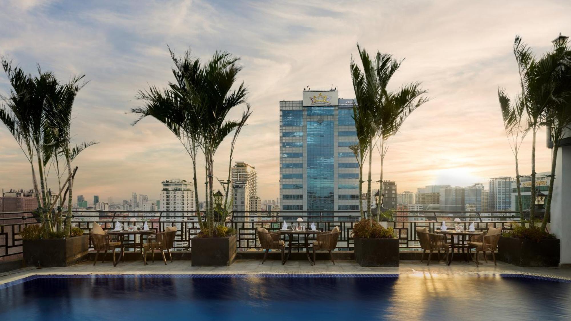 Caravan Hotel By Ehm Phnom Penh Exterior photo