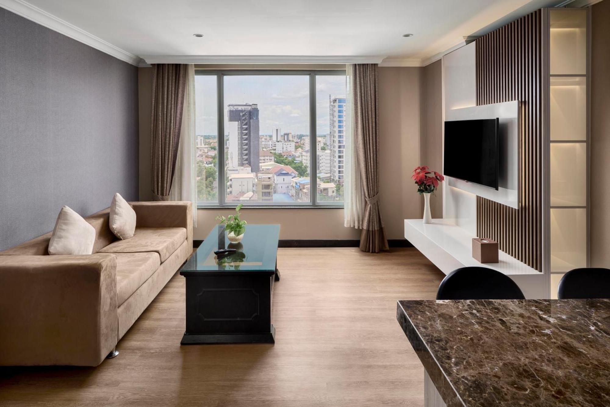 Caravan Hotel By Ehm Phnom Penh Exterior photo